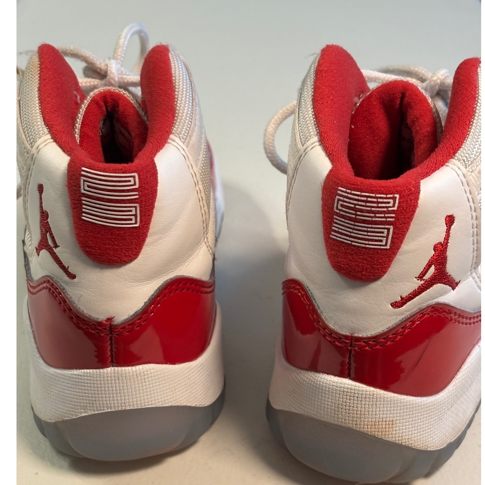 Nike Air‎ Jordan 11 Retro Cherry White Red Patent Leather Youth GS Shoes 1Y EUC - Picture 5 of 13
